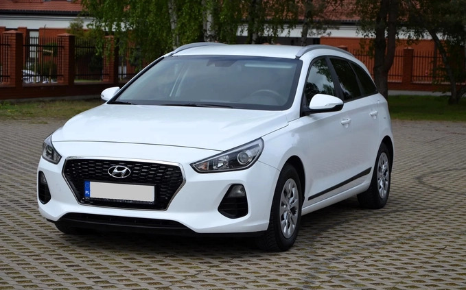 Hyundai I30 cena 46900 przebieg: 201300, rok produkcji 2018 z Sochaczew małe 562